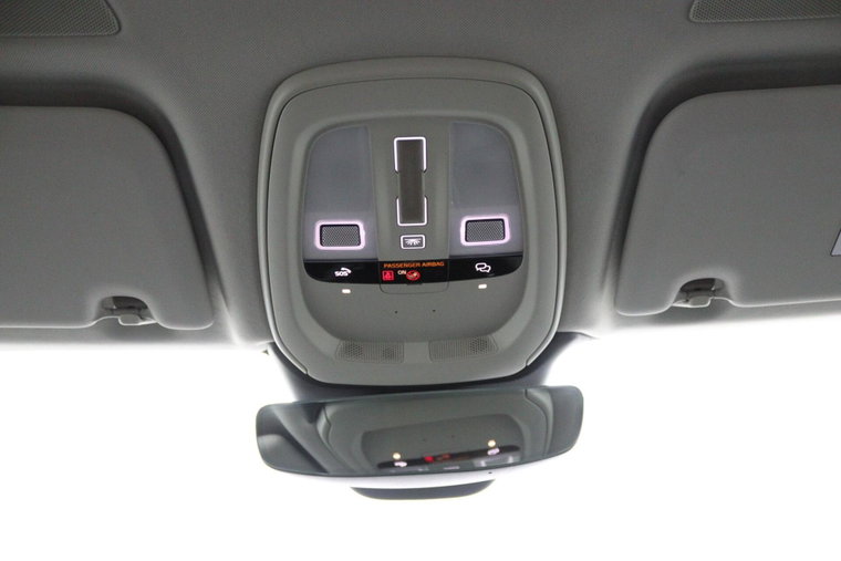 Vehicle Image 38