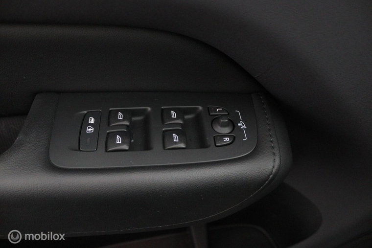 Vehicle Image 42
