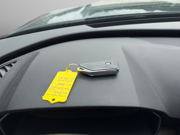Vehicle Image 18