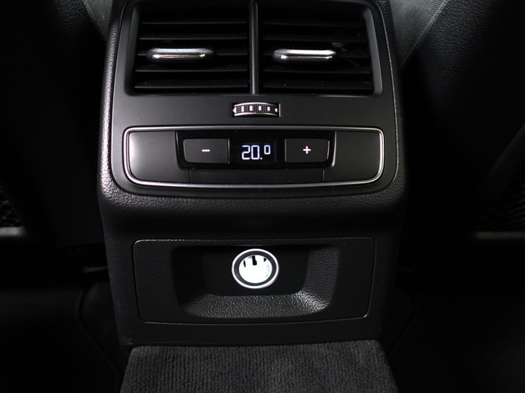 Vehicle Image 28