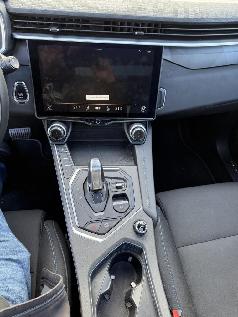 Vehicle Image 23