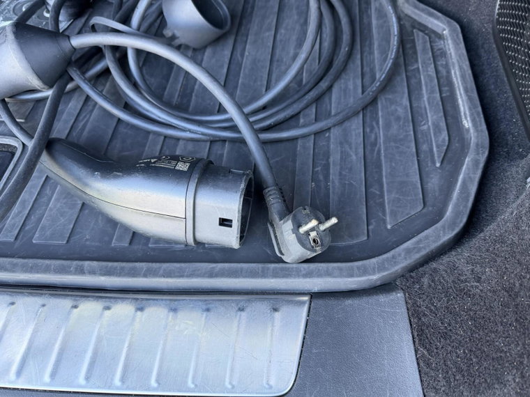 Vehicle Image 32