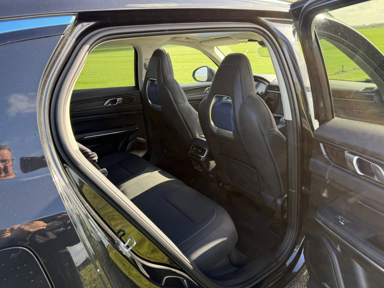 Vehicle Image 36
