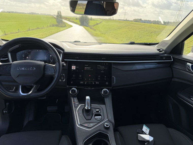 Vehicle Image 9