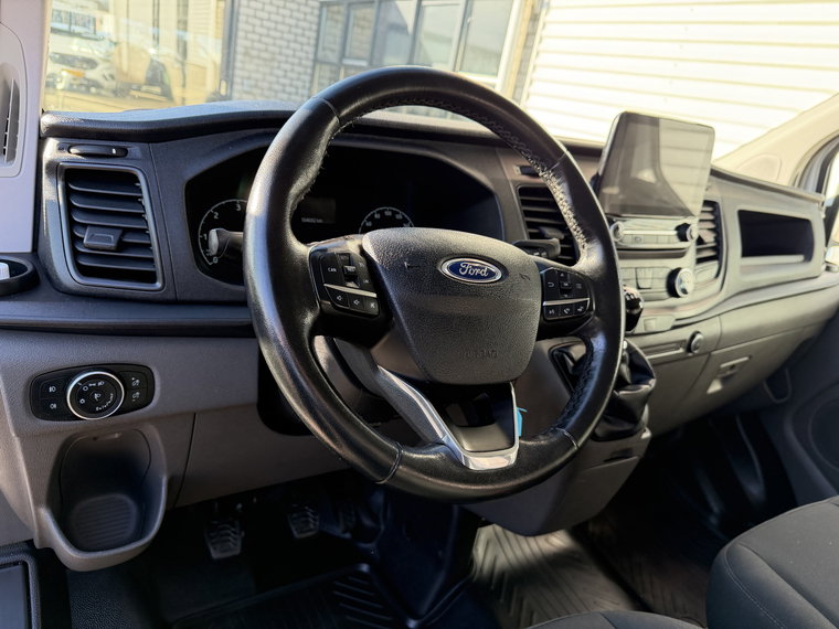 Vehicle Image 21