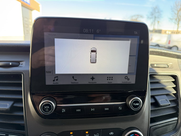 Vehicle Image 25