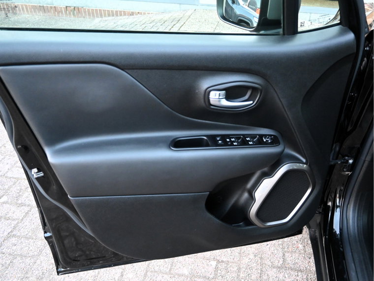 Vehicle Image 27