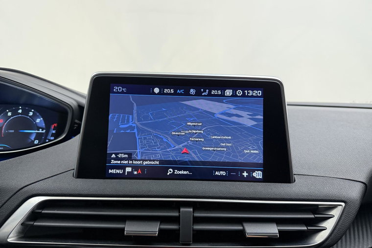 Vehicle Image 25