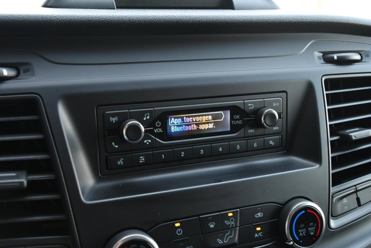 Vehicle Image 23