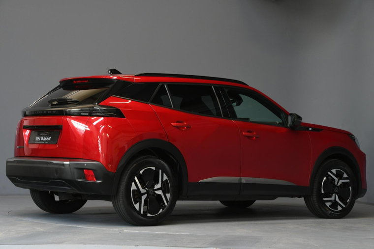 Vehicle Image 8