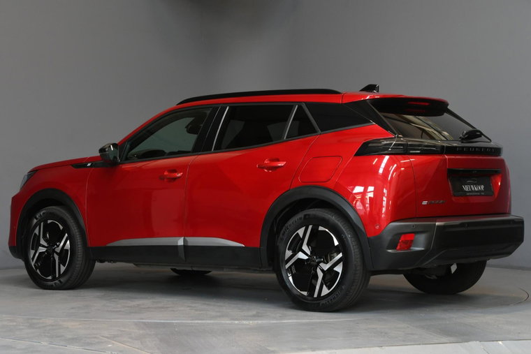 Vehicle Image 10