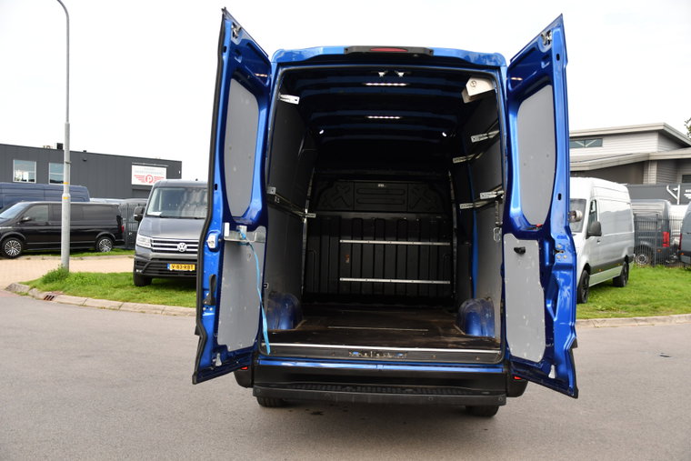 Vehicle Image 33