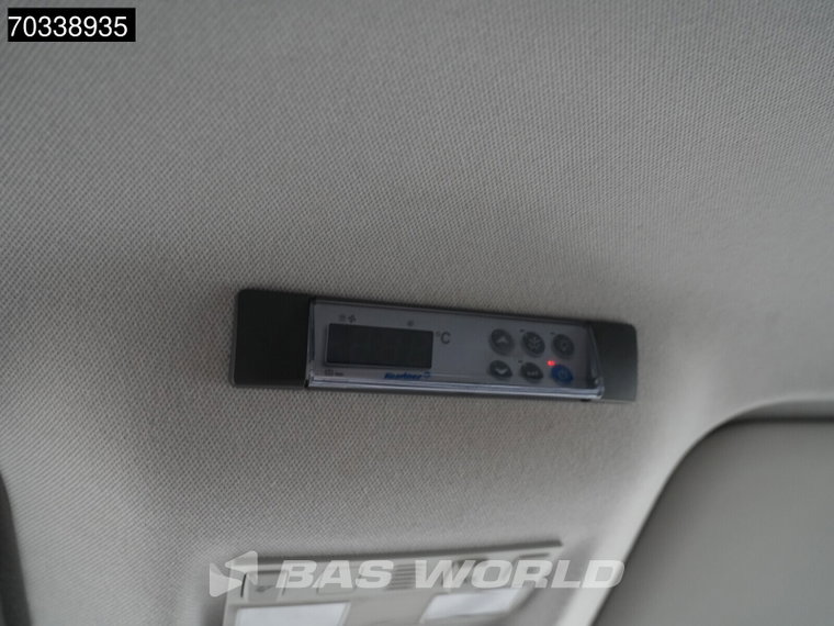 Vehicle Image 27