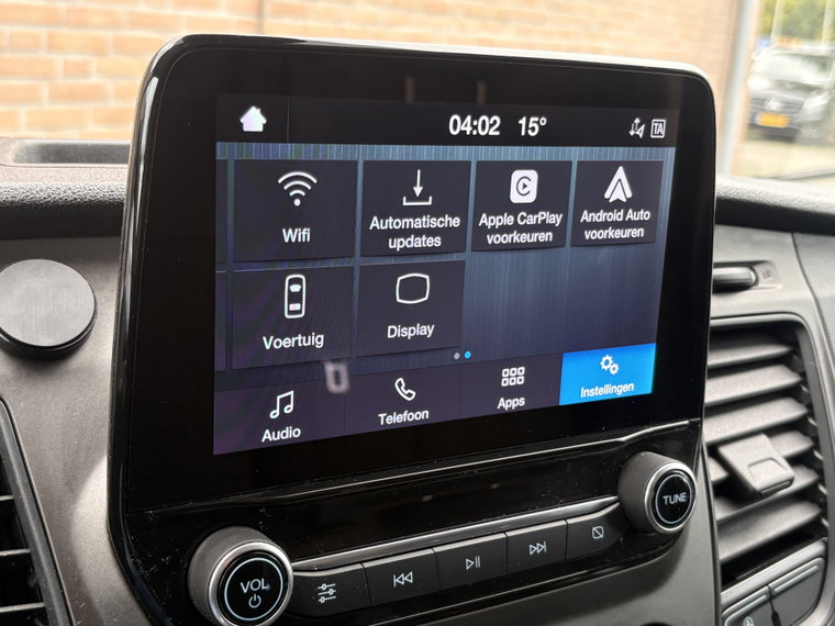 Vehicle Image 9