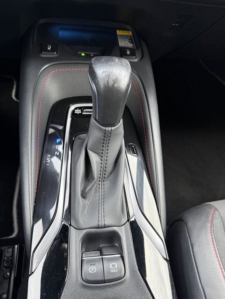 Vehicle Image 25