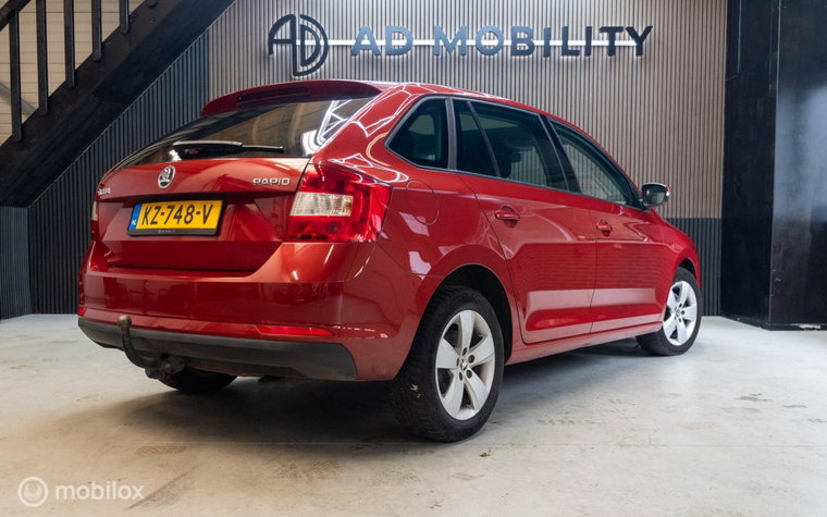 Vehicle Image 6