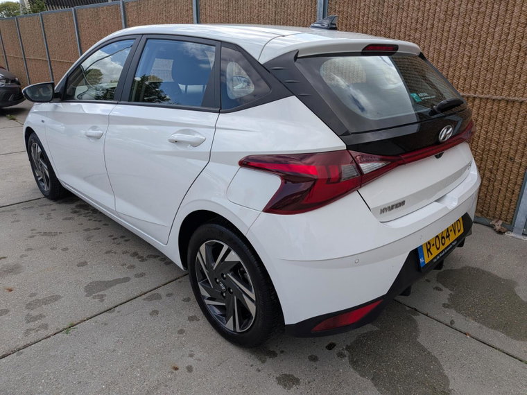 Vehicle Image 17