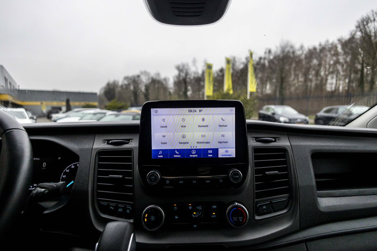 Vehicle Image 35