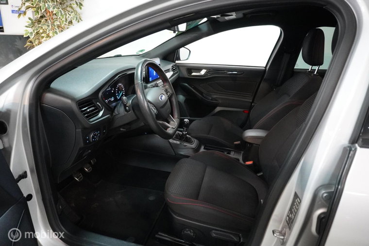 Vehicle Image 25