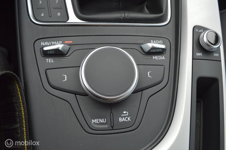 Vehicle Image 22