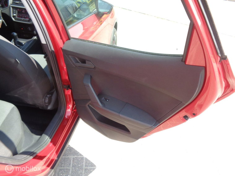 Vehicle Image 16