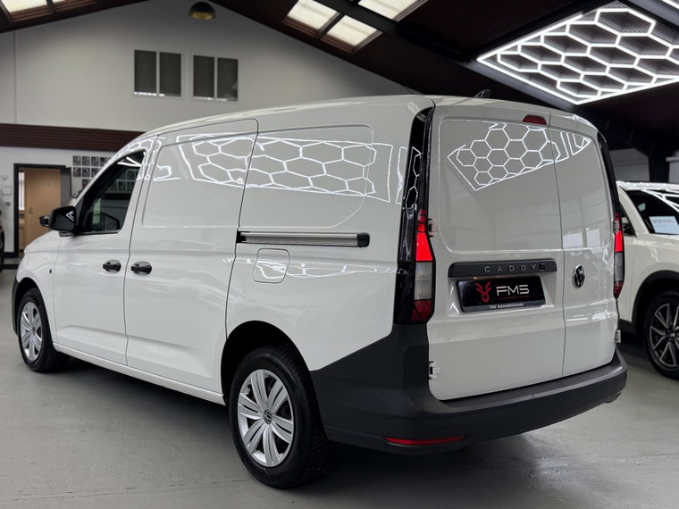 Vehicle Image 32