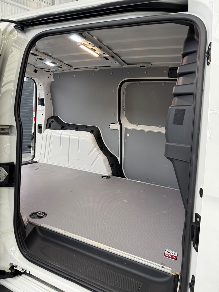 Vehicle Image 37