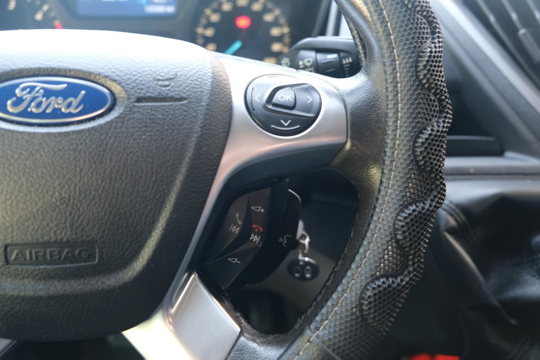 Vehicle Image 25