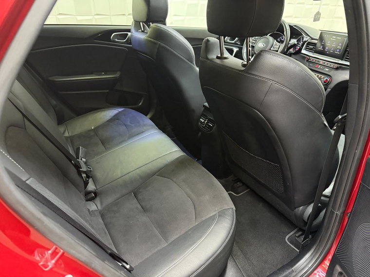 Vehicle Image 35