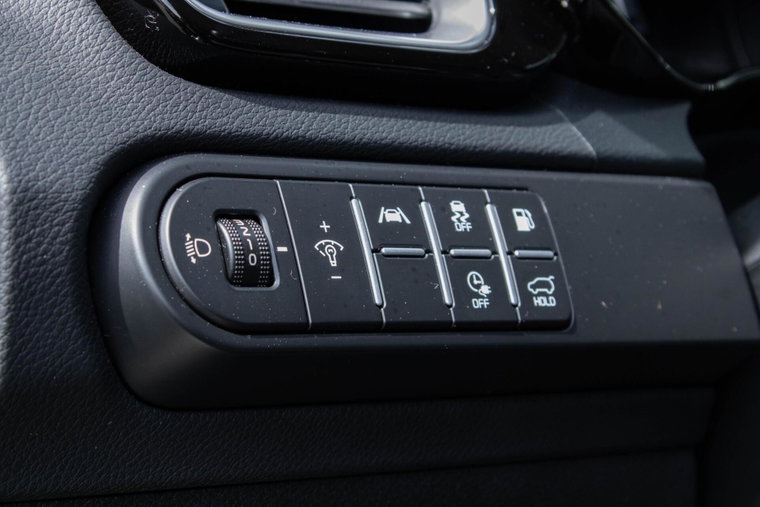 Vehicle Image 25