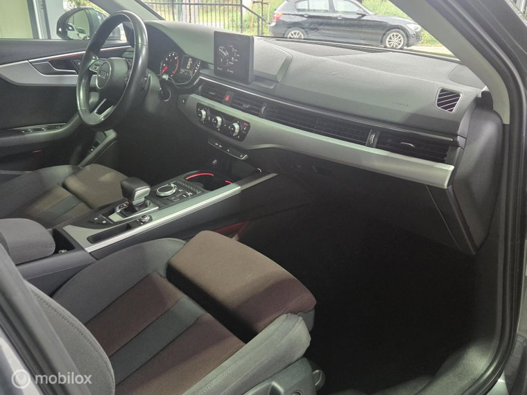 Vehicle Image 30