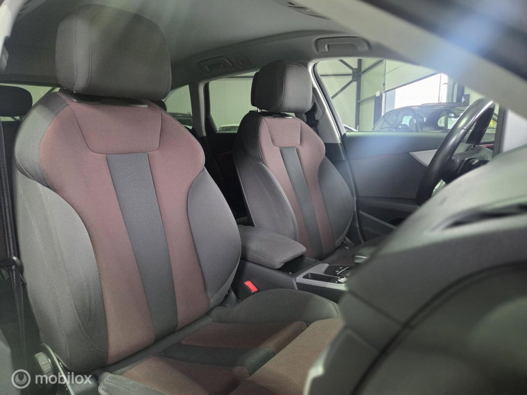 Vehicle Image 32