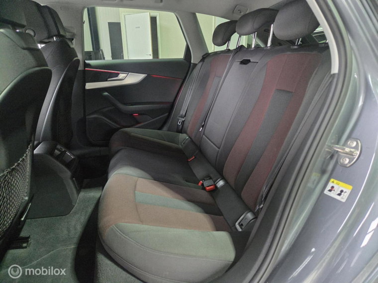 Vehicle Image 35