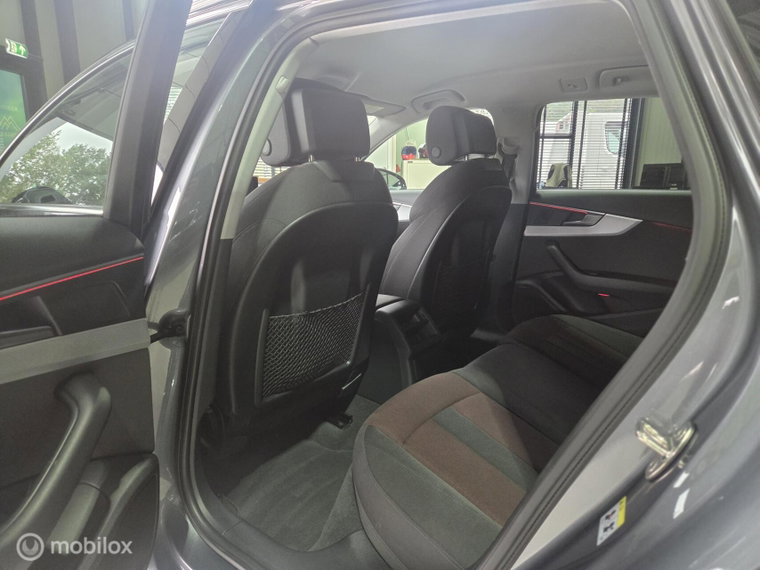 Vehicle Image 36