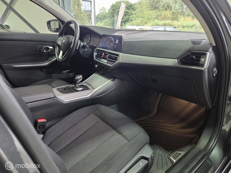 Vehicle Image 40