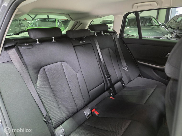 Vehicle Image 45
