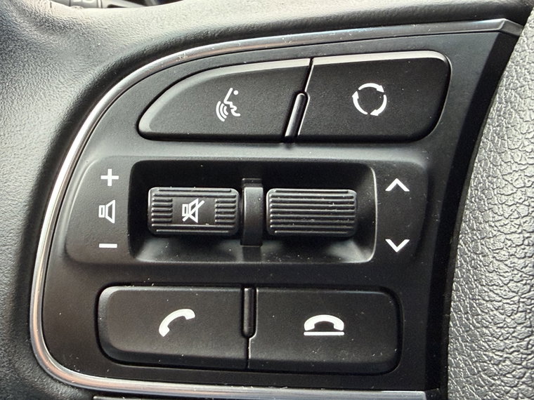 Vehicle Image 28