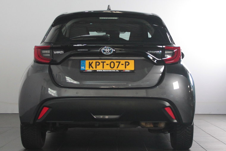 Vehicle Image 6
