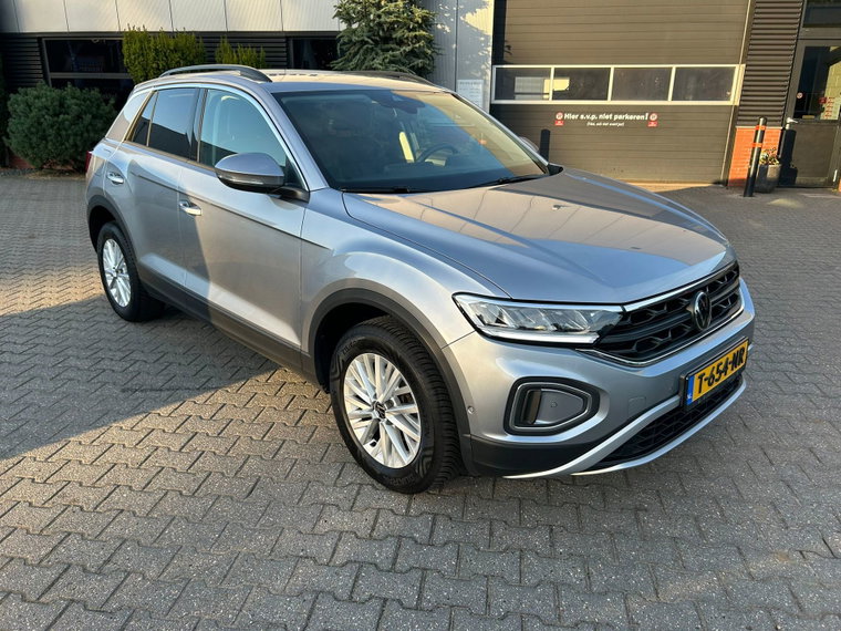 Vehicle Image 24