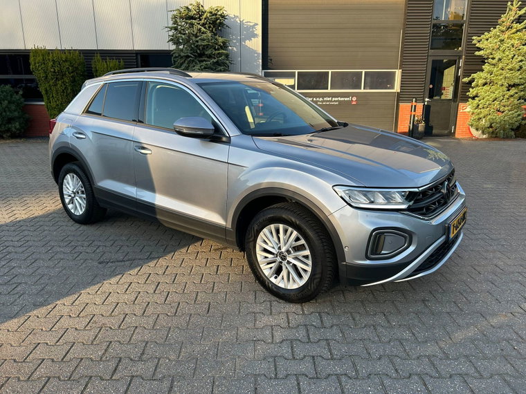 Vehicle Image 26