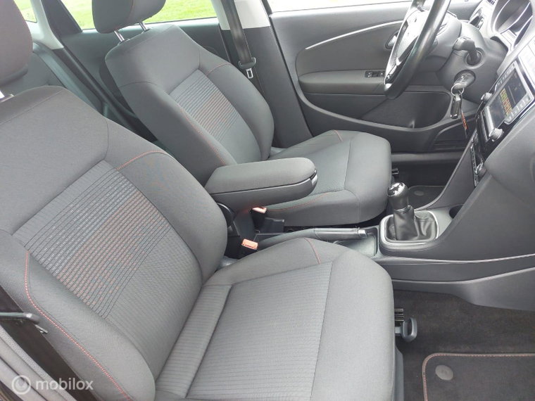 Vehicle Image 23