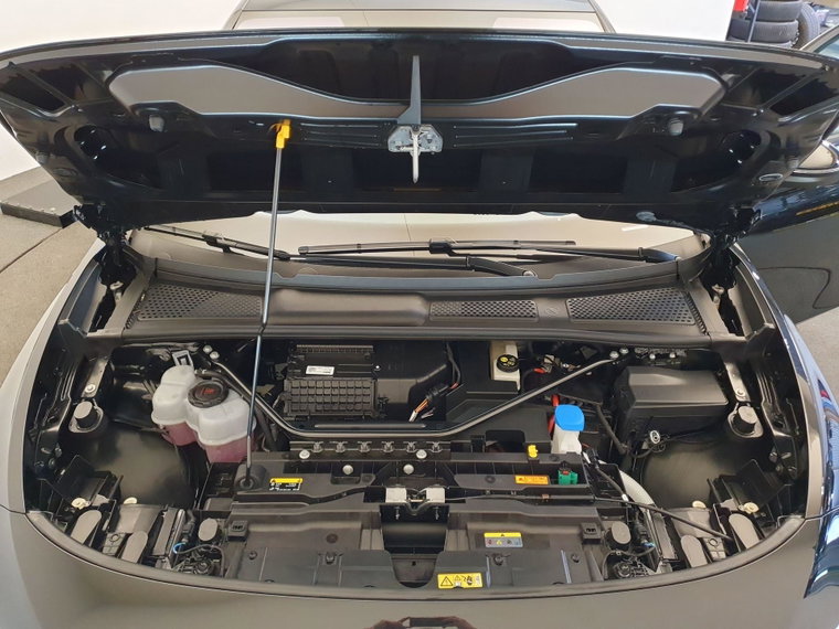 Vehicle Image 32