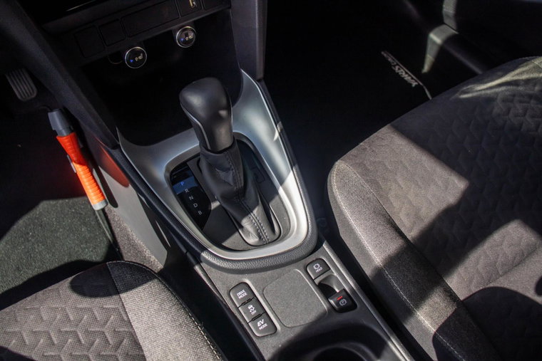 Vehicle Image 16