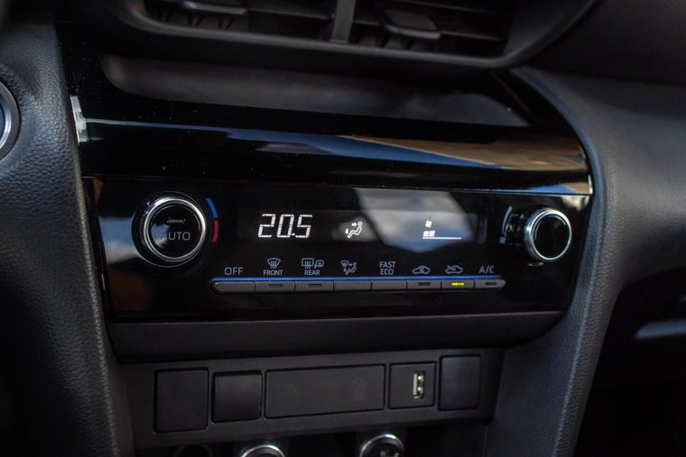 Vehicle Image 19