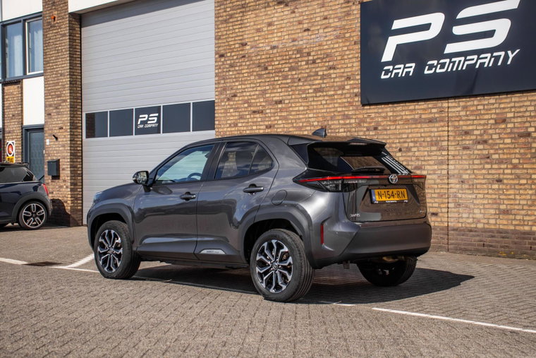 Vehicle Image 4