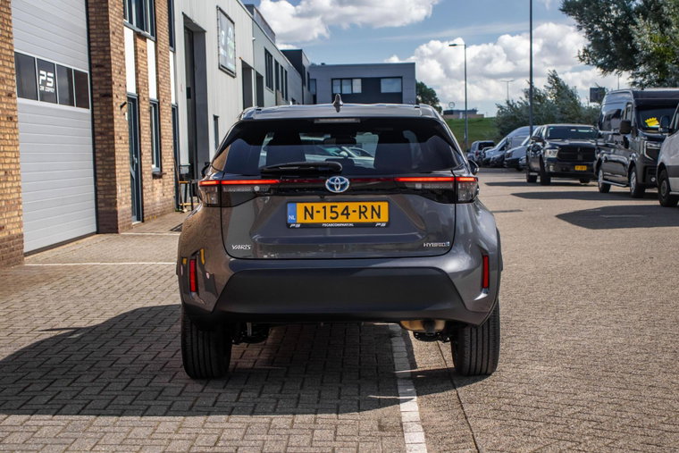 Vehicle Image 5