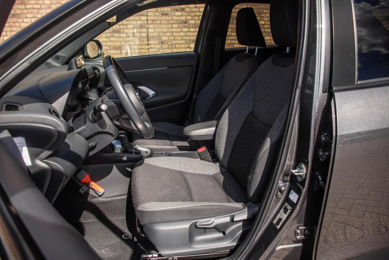 Vehicle Image 10