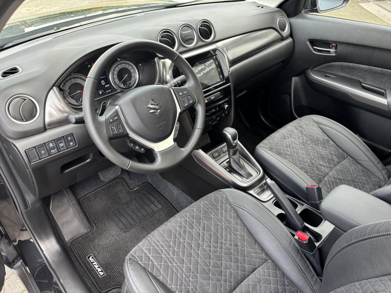 Vehicle Image 6
