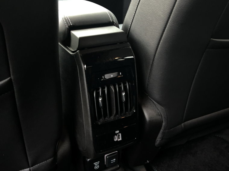 Vehicle Image 24
