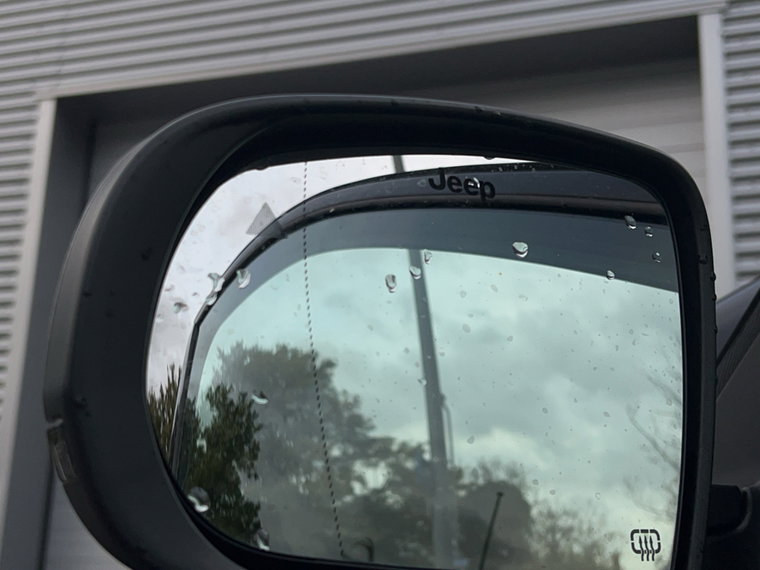 Vehicle Image 28